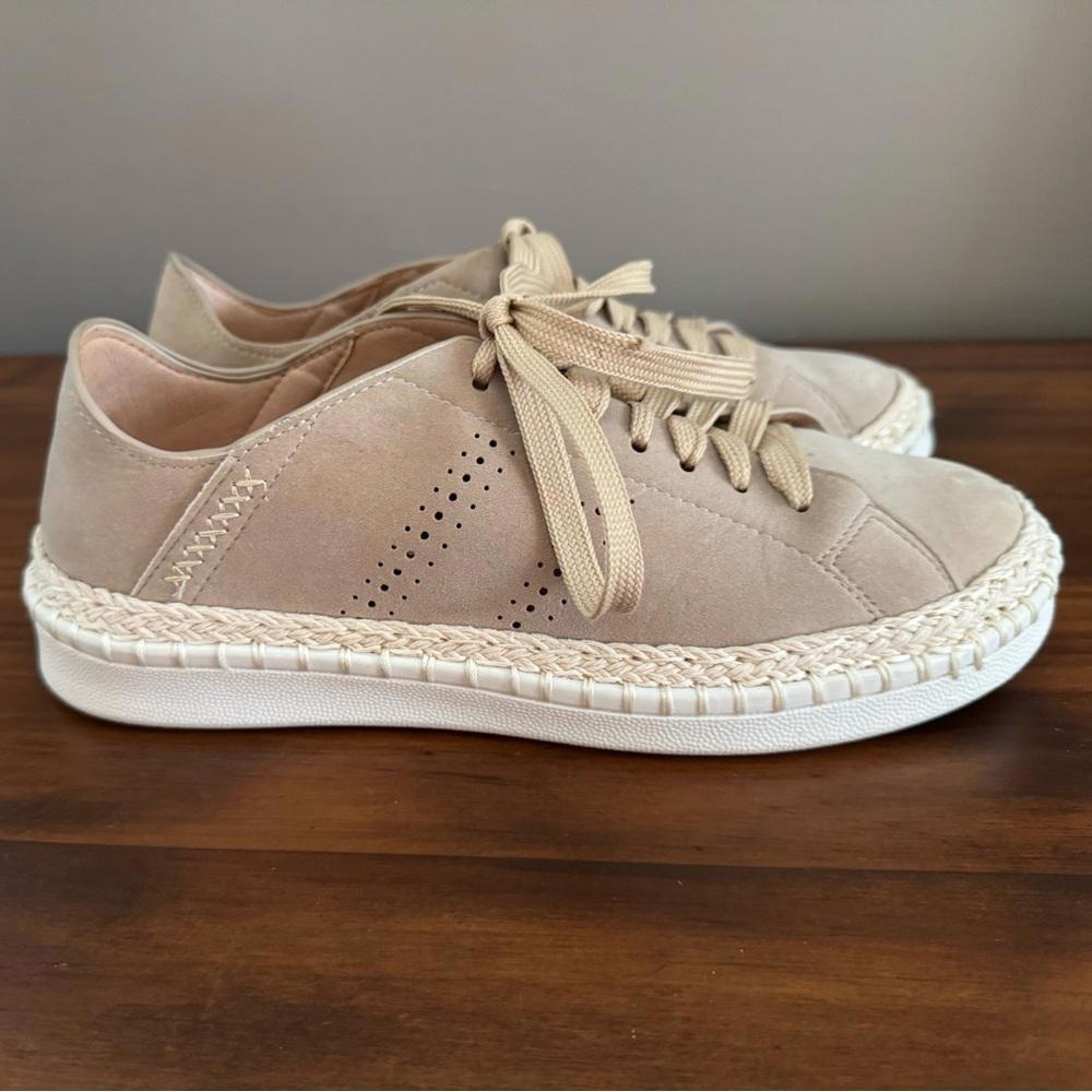 Chase and‎ Chloe Women's Tan Casual Sneakers Size 5.5